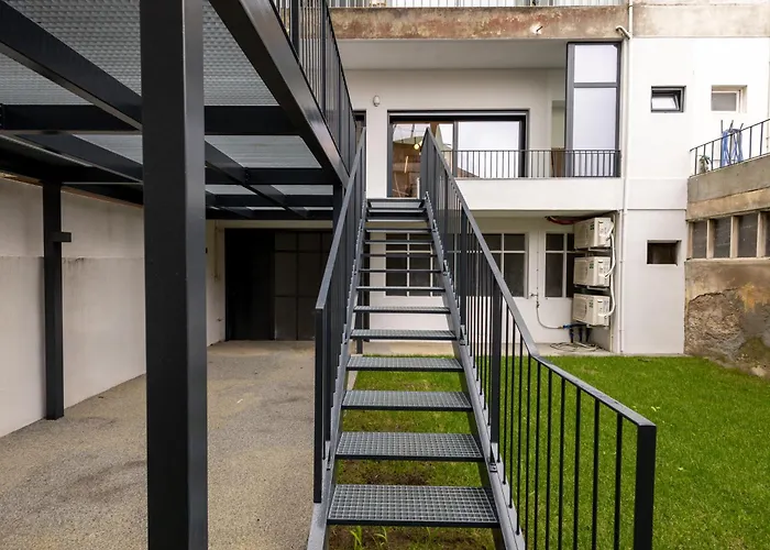 Apartment Music Ii *